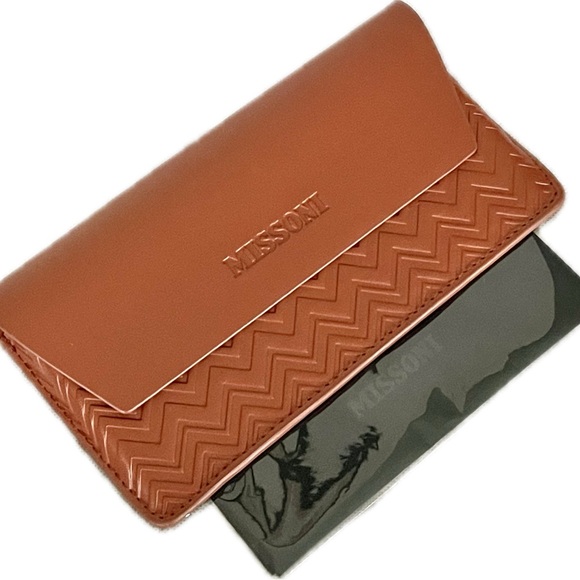 Missoni 𝐶𝘩𝑒𝑣𝑟𝑜𝑛 𝑀𝑎𝑔𝑛𝑒𝑡𝑖𝑐 𝐹𝑙𝑎𝑝 Eyewear Case l NEW - Picture 1 of 2